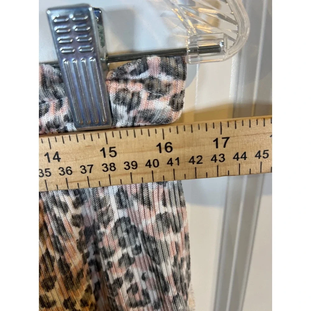 Secret Treasures Womens Pajama Pants Ribbed Leopard Print Pink‎ Gray Size M